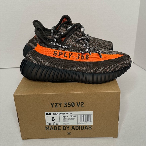 Yeezy Boost 350 V2 - 8 Women's, 6 Mens - Picture 2 of 5